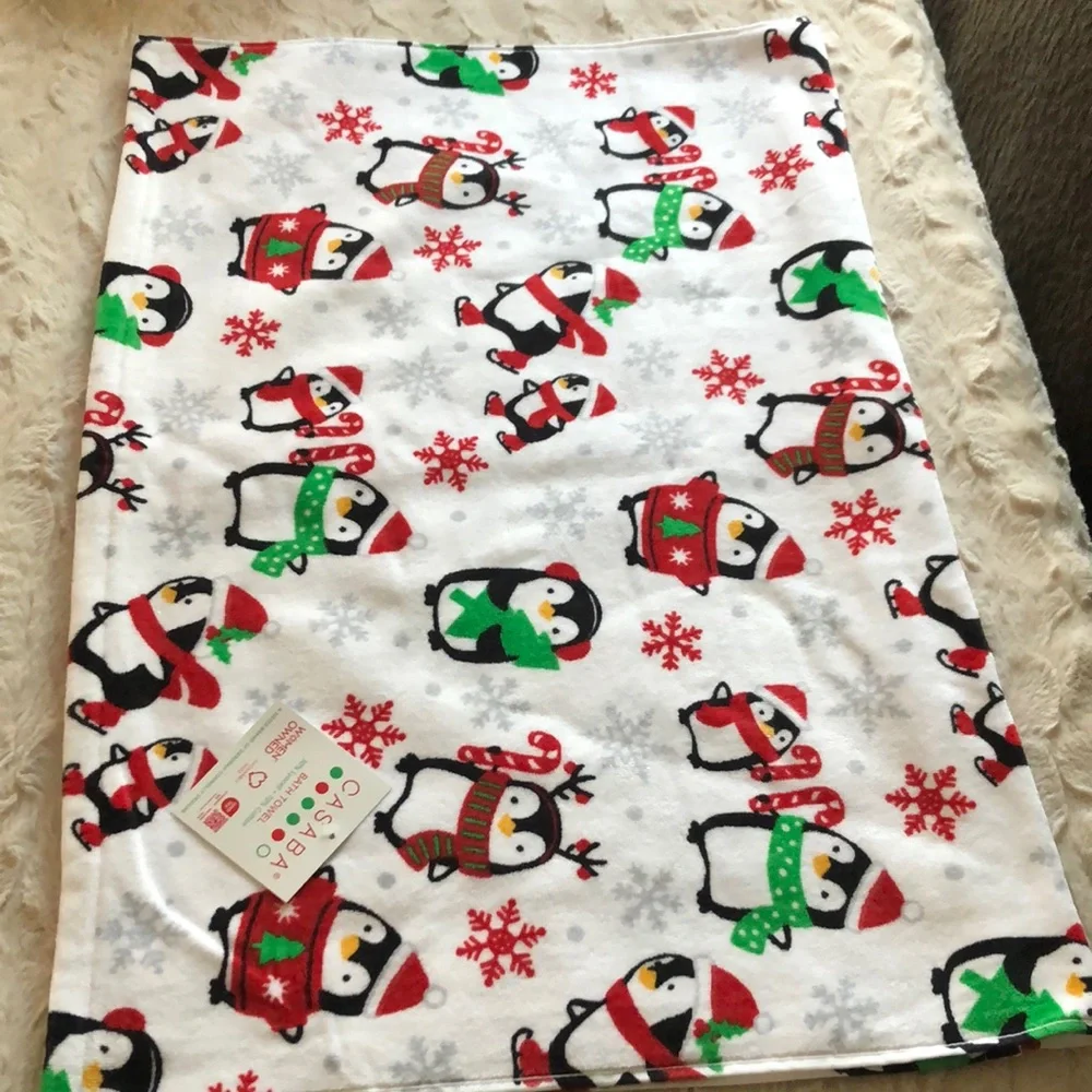 Christmas Holiday Winter PENGUINS Bath Towels